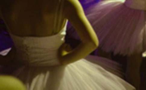 �x��СӢ�ۺͰ��ٹ������и�