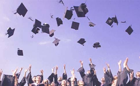 畢業(yè)季廣播稿13篇