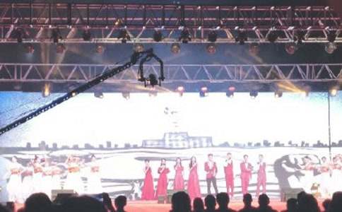 實(shí)用的藝術(shù)節(jié)表演作文4篇