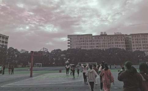 操場上的笑聲作文【常用15篇】