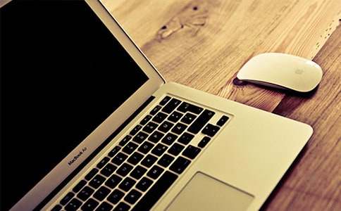 三歲的寶貝修電腦的敘事文