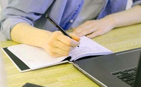 �����˸�(y��u)���x��У�ͨ��11ƪ��