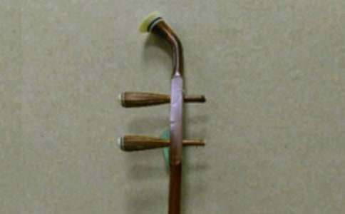 �W����������