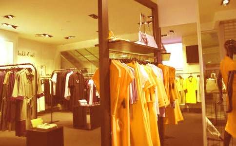 商場服裝銷售年終工作總結(jié)范文