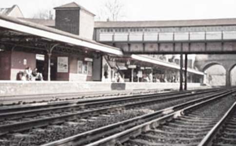 Ո(q��ng)���Ϸ������_��һ���֠������������ڻ�܇վ����·܇�����^ȥ��