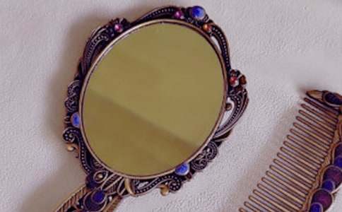 鏡子里的哲學(xué)作文