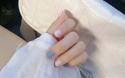 經(jīng)典法式美甲教學(xué)