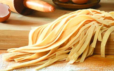 手搟面條的作文