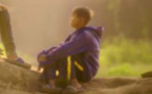 自我介紹的作文 愛閱讀的男孩