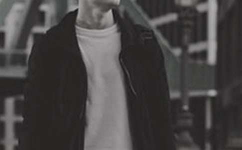 ���ӝh����