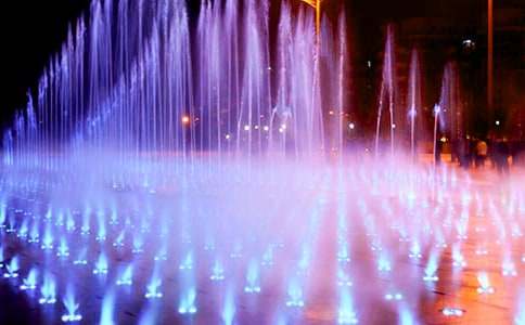 描寫噴泉的作文