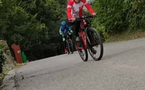 ��ĩ�M(j��n)ɽ�T�еĿ옷�����İ�