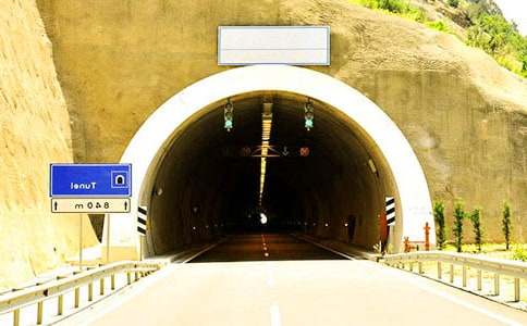 �r����������