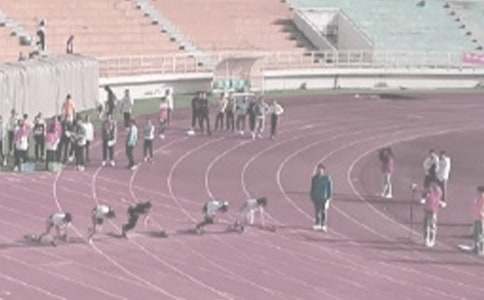 ���--����