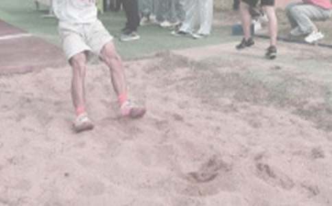 (必備)立定跳遠(yuǎn)評(píng)課稿