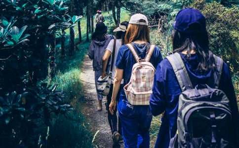 有關(guān)新同學(xué)的作文