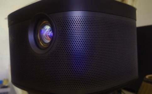 ʹ�ö�ý�wͶӰ�x����