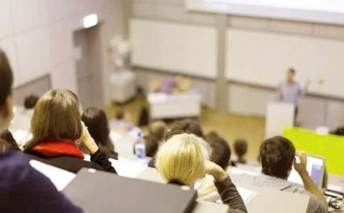 �и����������~��ͬ�x�~С�Y