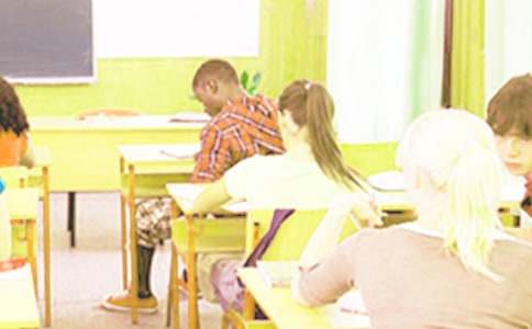 中小學(xué)生交通安全稿