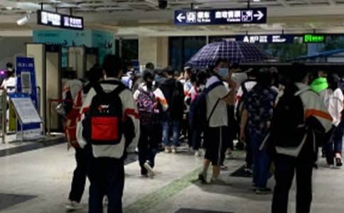 初中學(xué)生好人好事事跡