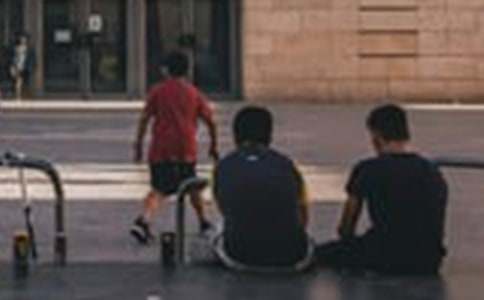 有關(guān)中學(xué)生作文