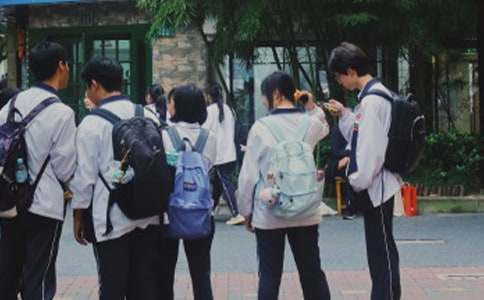 關(guān)于優(yōu)秀中學(xué)生作文集錦七篇