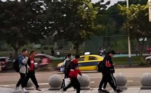 網(wǎng)申中學(xué)生該怎么交納申請費呢