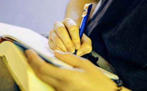 �Ļ������x��з���