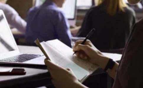 ���fӢ�^�x��С��]��