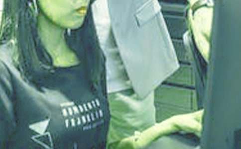 �r�I(y��)�������8ƪ